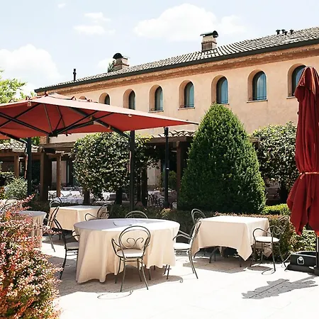 Incantevole Parcheggio Nel Medolla